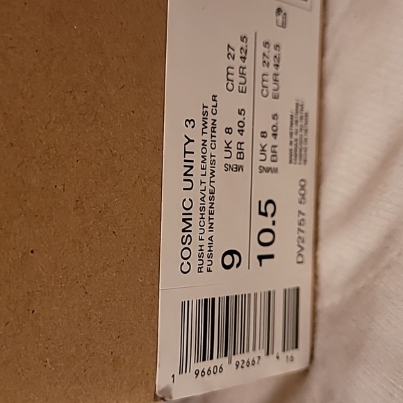 Nike Cosmic sneakers (adult) NEW Men Size 9 , Women size 10.5 US - Picture 5 of 14